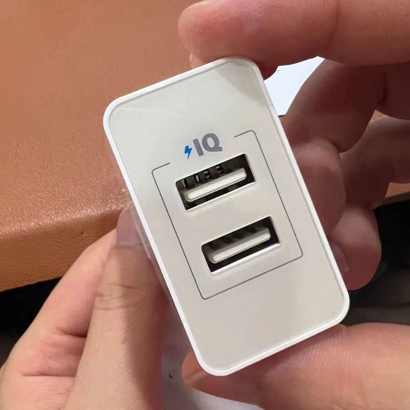 Cargador USB 12W - Imagen 3